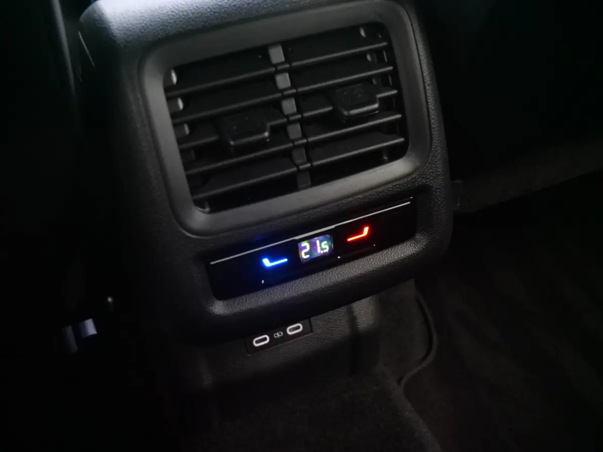 1.5 eTSI R-Line 150 Pk Automaat Apple Carplay / DAB / Camera