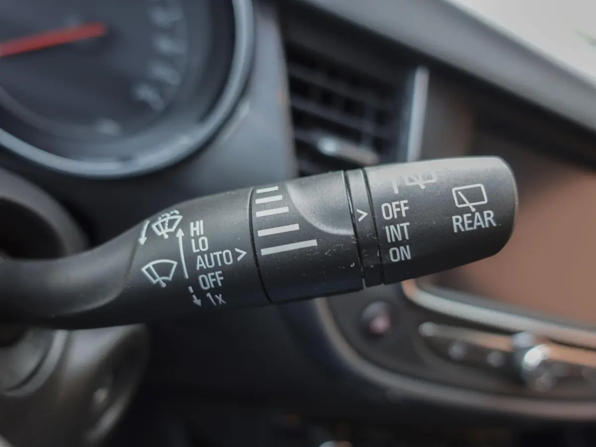 1.2 Turbo 130pk Automaat Elegance Opel Crossland 1.2 Turbo 130pk AUT. Elegance Navigatie Apple Carplay/Android Auto Camera Parkeersensoren Cruise Control Stoel- en Stuurverwarming Keyless En