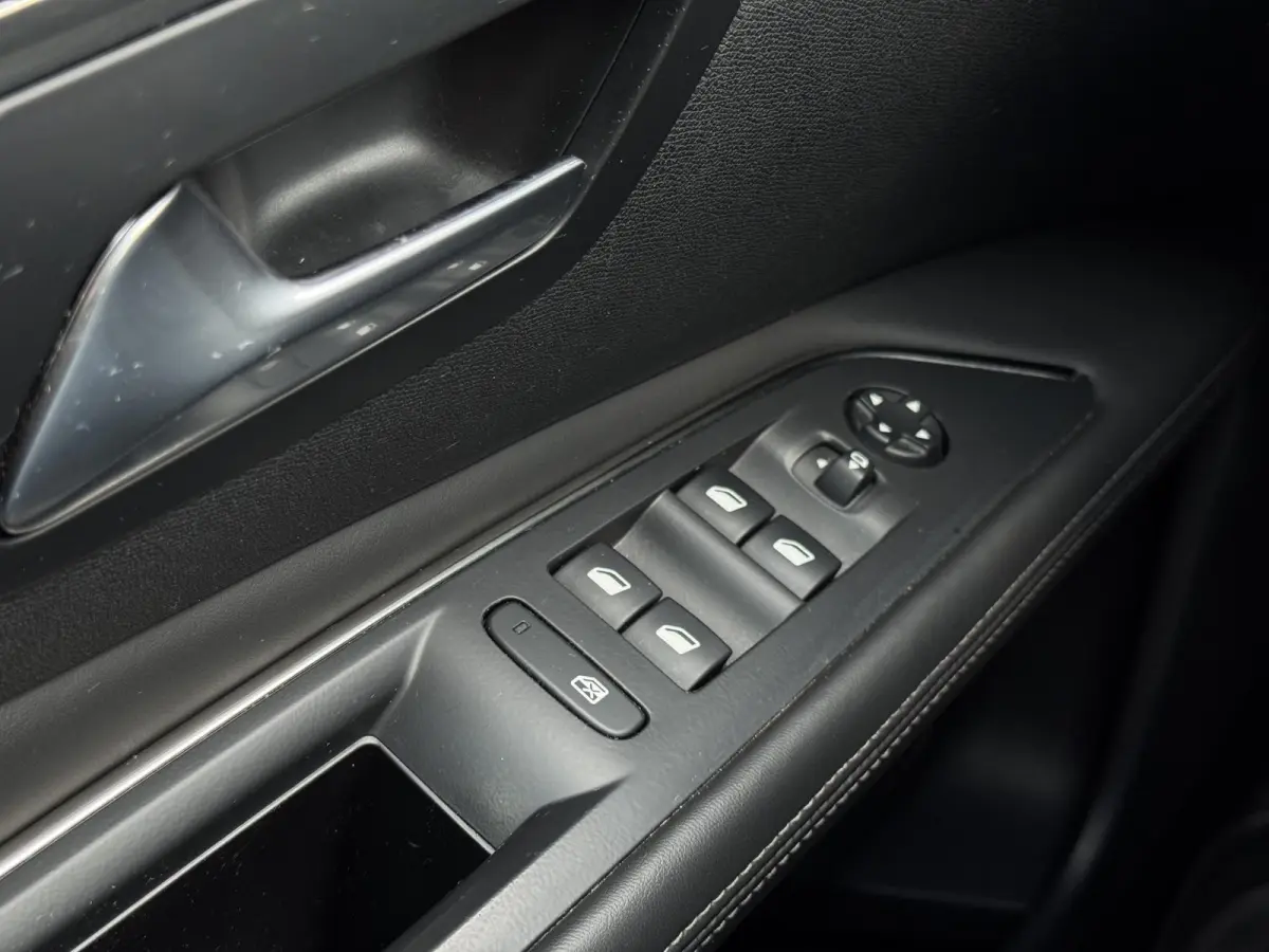 1.2 PureTech Access 2e Eigenaar|Navi|Clima|Trekhaak|Cruise|Carplay|APK tot 09-2027