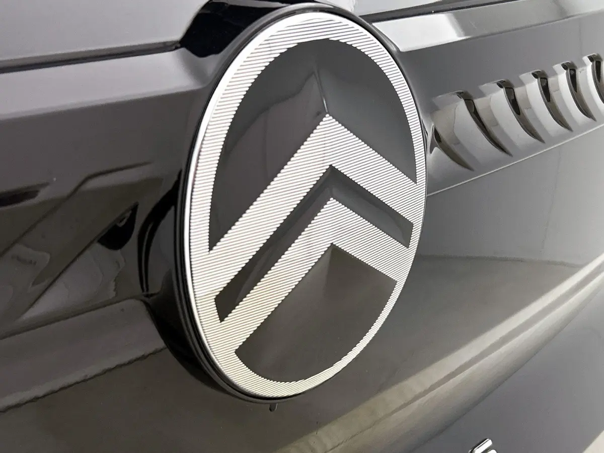 SUV Plus Hybrid 145pk Automaat | Navigatie via draadloze Apple Carplay / Android Auto | Achteruitrijcamera | Climate Control | Cruise Control | Parkeersensoren | Bluetooth | Comfortstoelen |