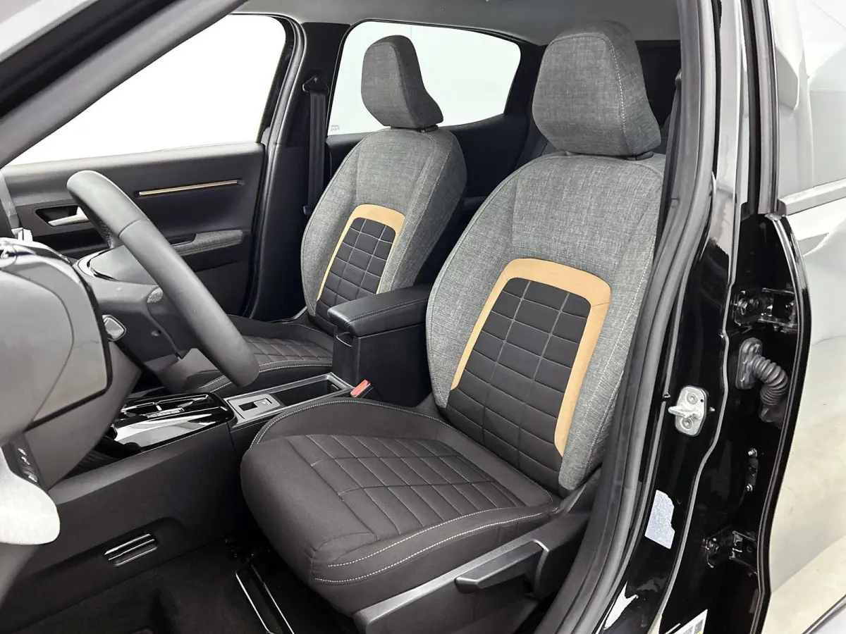 SUV Plus Hybrid 145pk Automaat | Navigatie via draadloze Apple Carplay / Android Auto | Achteruitrijcamera | Climate Control | Cruise Control | Parkeersensoren | Bluetooth | Comfortstoelen |