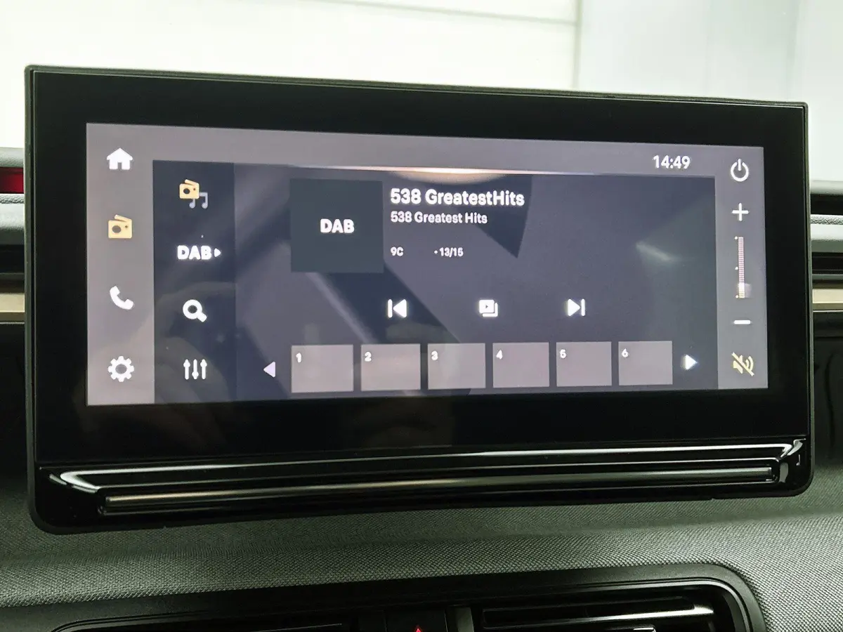 SUV Plus Hybrid 145pk Automaat | Navigatie via draadloze Apple Carplay / Android Auto | Achteruitrijcamera | Climate Control | Cruise Control | Parkeersensoren | Bluetooth | Comfortstoelen |