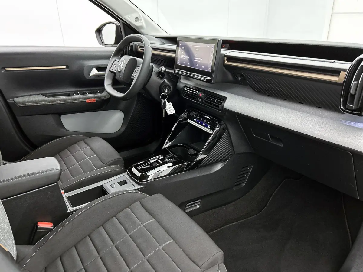 SUV Plus Hybrid 145pk Automaat | Navigatie via draadloze Apple Carplay / Android Auto | Achteruitrijcamera | Climate Control | Cruise Control | Parkeersensoren | Bluetooth | Comfortstoelen |