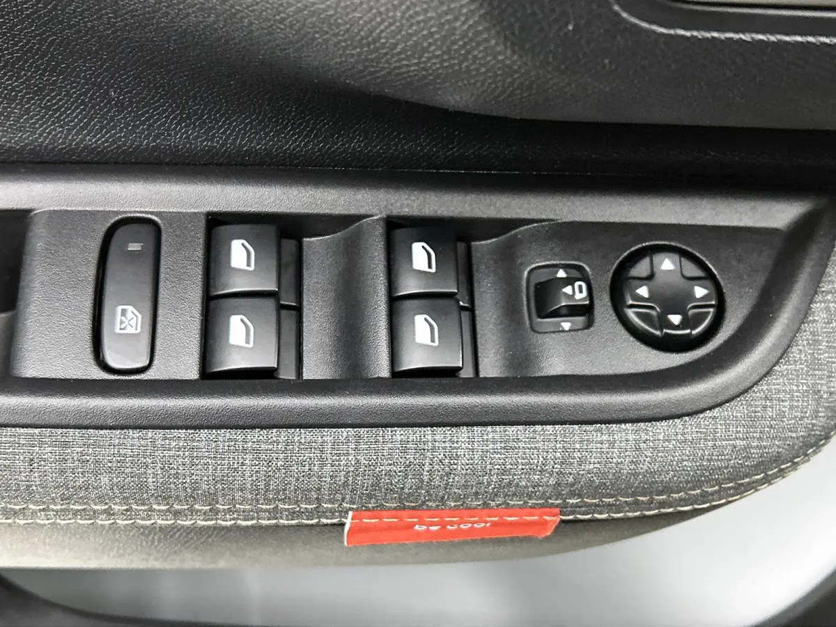 SUV Plus Hybrid 145pk Automaat | Navigatie via draadloze Apple Carplay / Android Auto | Achteruitrijcamera | Climate Control | Cruise Control | Parkeersensoren | Bluetooth | Comfortstoelen |