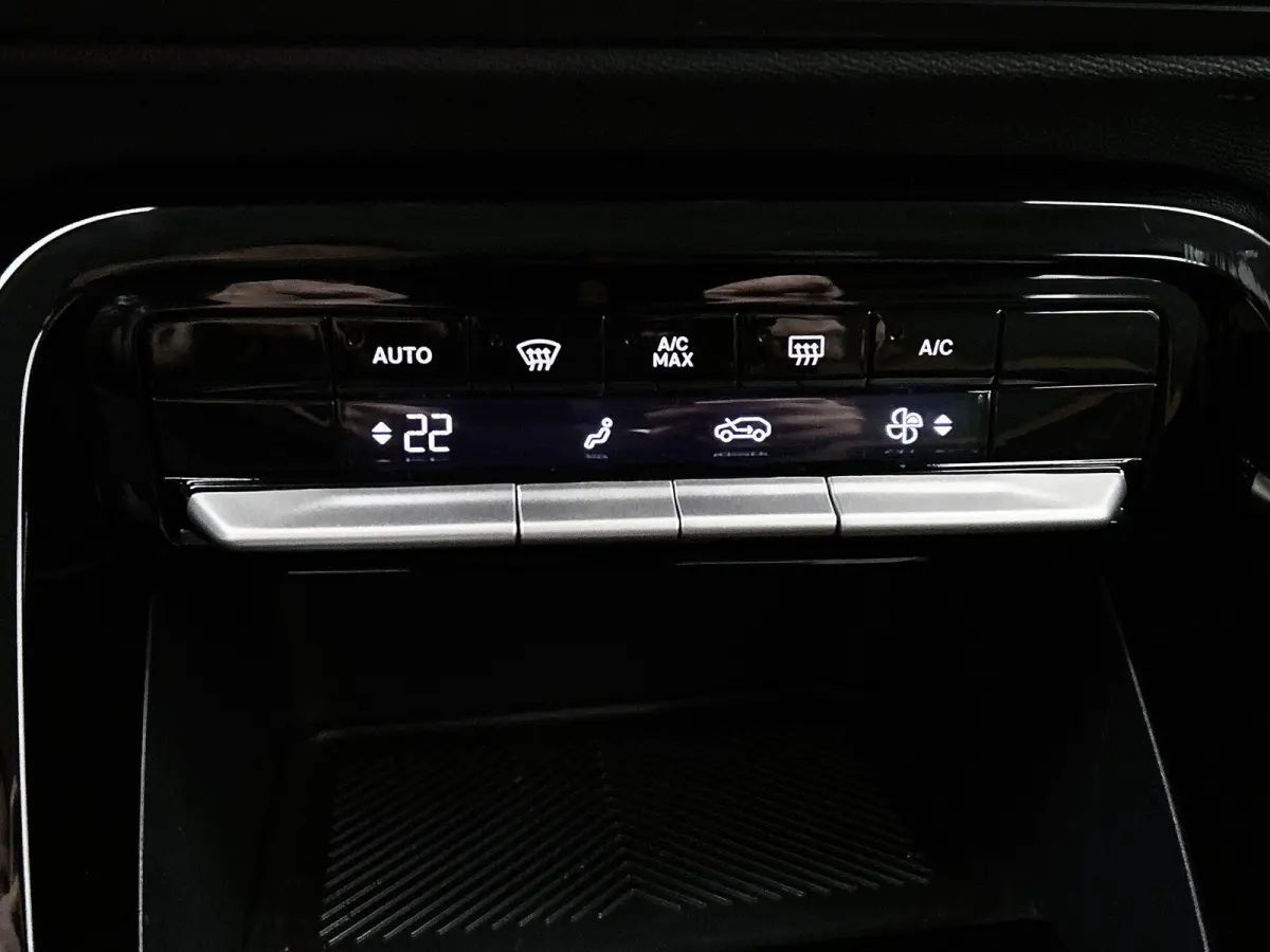 SUV Plus Hybrid 145pk Automaat | Navigatie via draadloze Apple Carplay / Android Auto | Achteruitrijcamera | Climate Control | Cruise Control | Parkeersensoren | Bluetooth | Comfortstoelen |