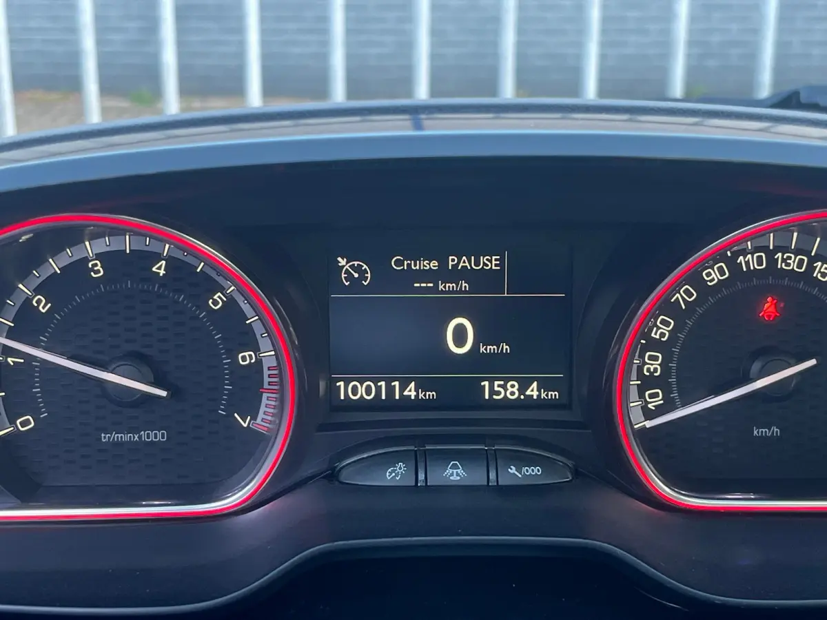 1.2 PureTech GT-Line Panoramadak | Half leder| Cruise | Climate Control | Trekhaak | | Achteruitrijcamera | Airco | Cruise control