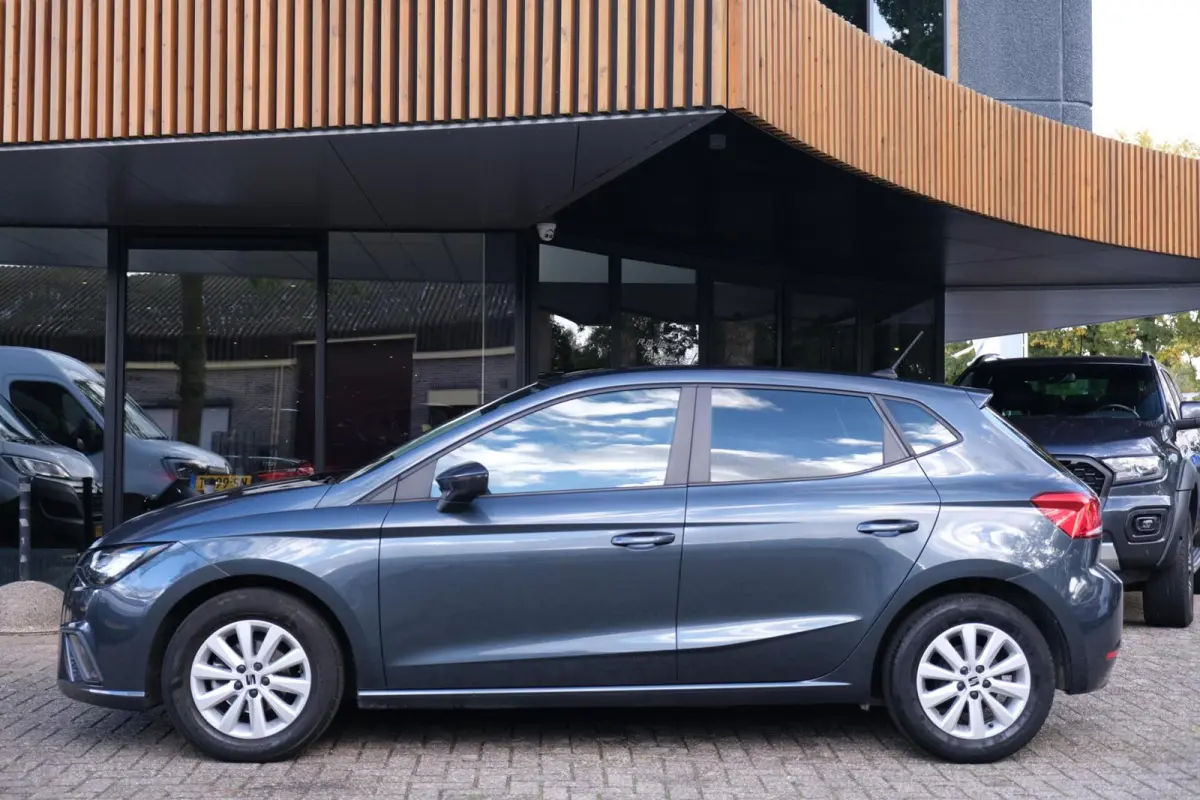 1.0 Style|Rijklaar!|Carplay|LaneAssist|FrontAssist|DAB|Cruise