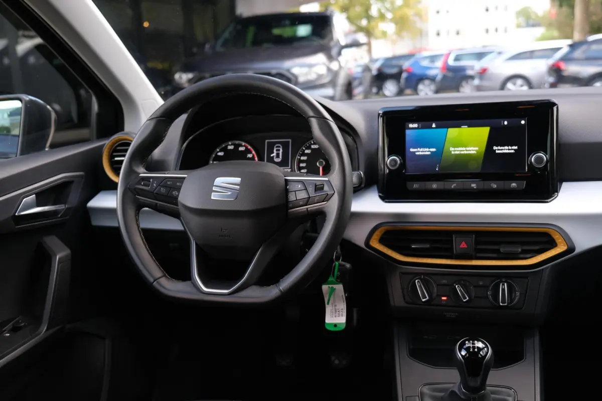 1.0 Style|Rijklaar!|Carplay|LaneAssist|FrontAssist|DAB|Cruise