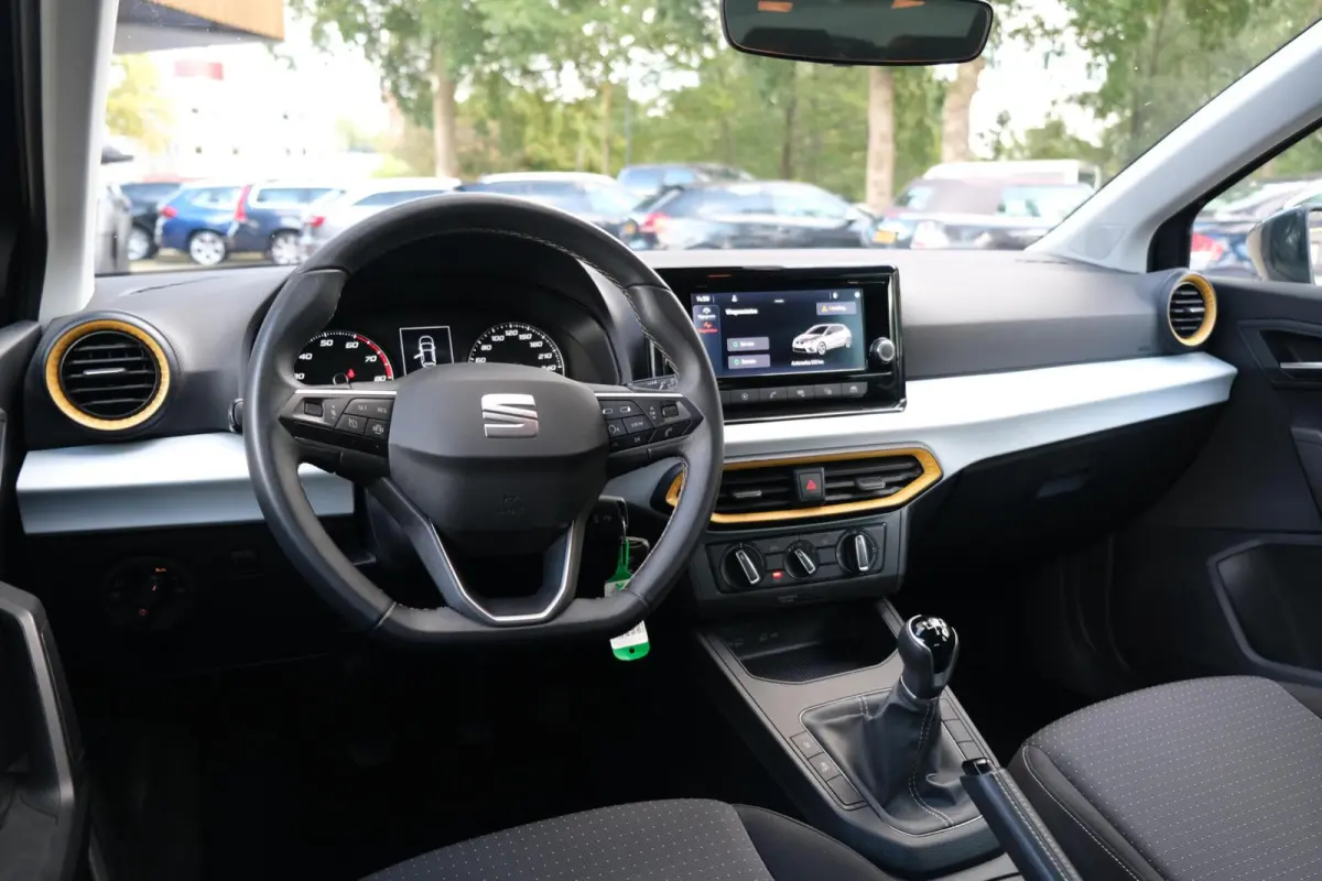 1.0 Style|Rijklaar!|Carplay|LaneAssist|FrontAssist|DAB|Cruise