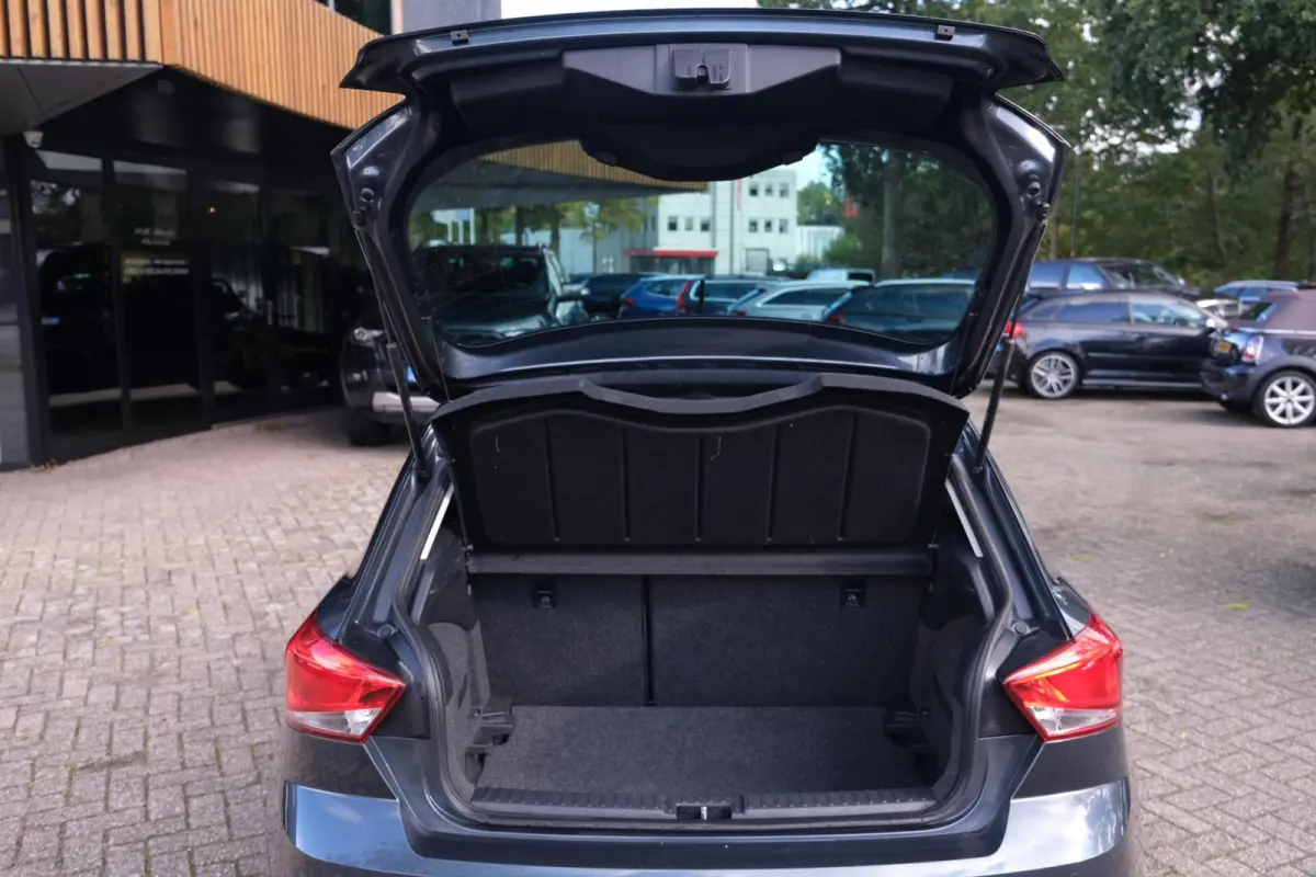 1.0 Style|Rijklaar!|Carplay|LaneAssist|FrontAssist|DAB|Cruise