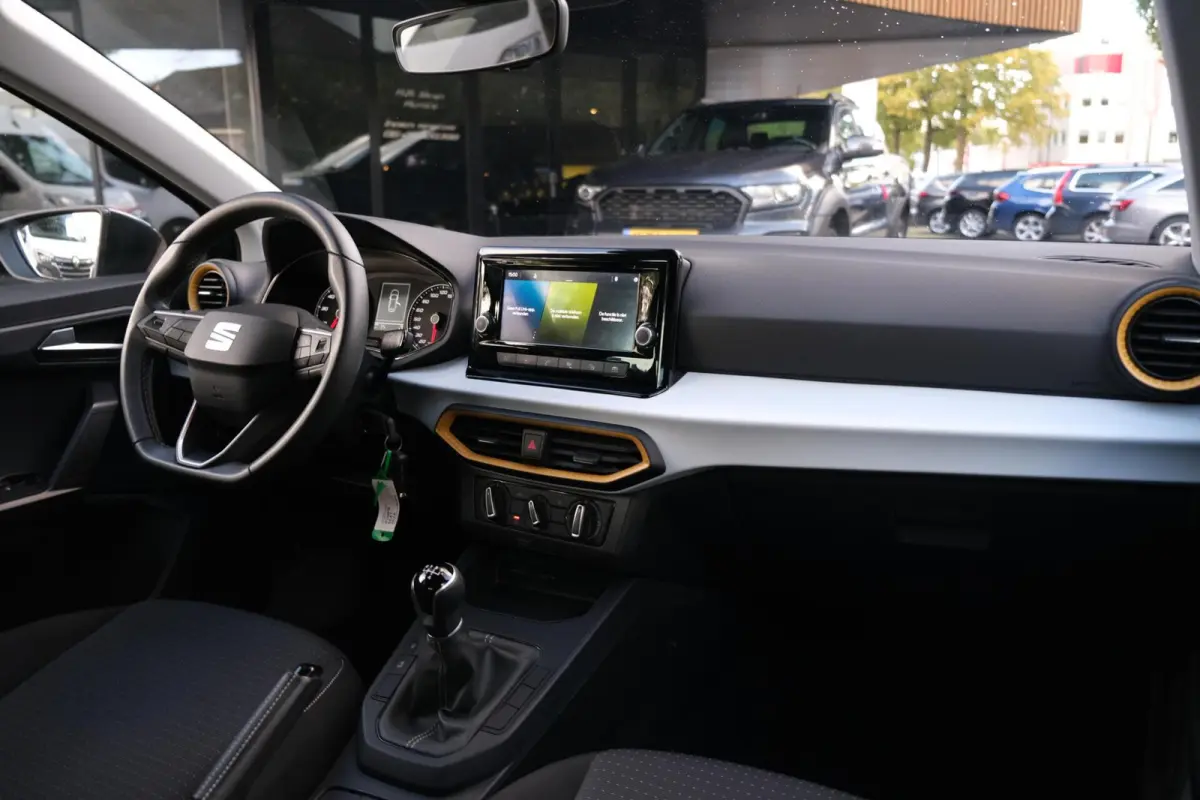 1.0 Style|Rijklaar!|Carplay|LaneAssist|FrontAssist|DAB|Cruise
