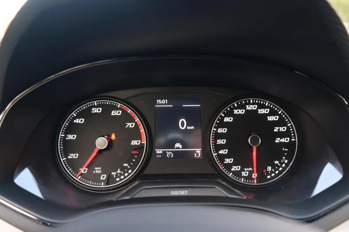 1.0 Style|Rijklaar!|Carplay|LaneAssist|FrontAssist|DAB|Cruise