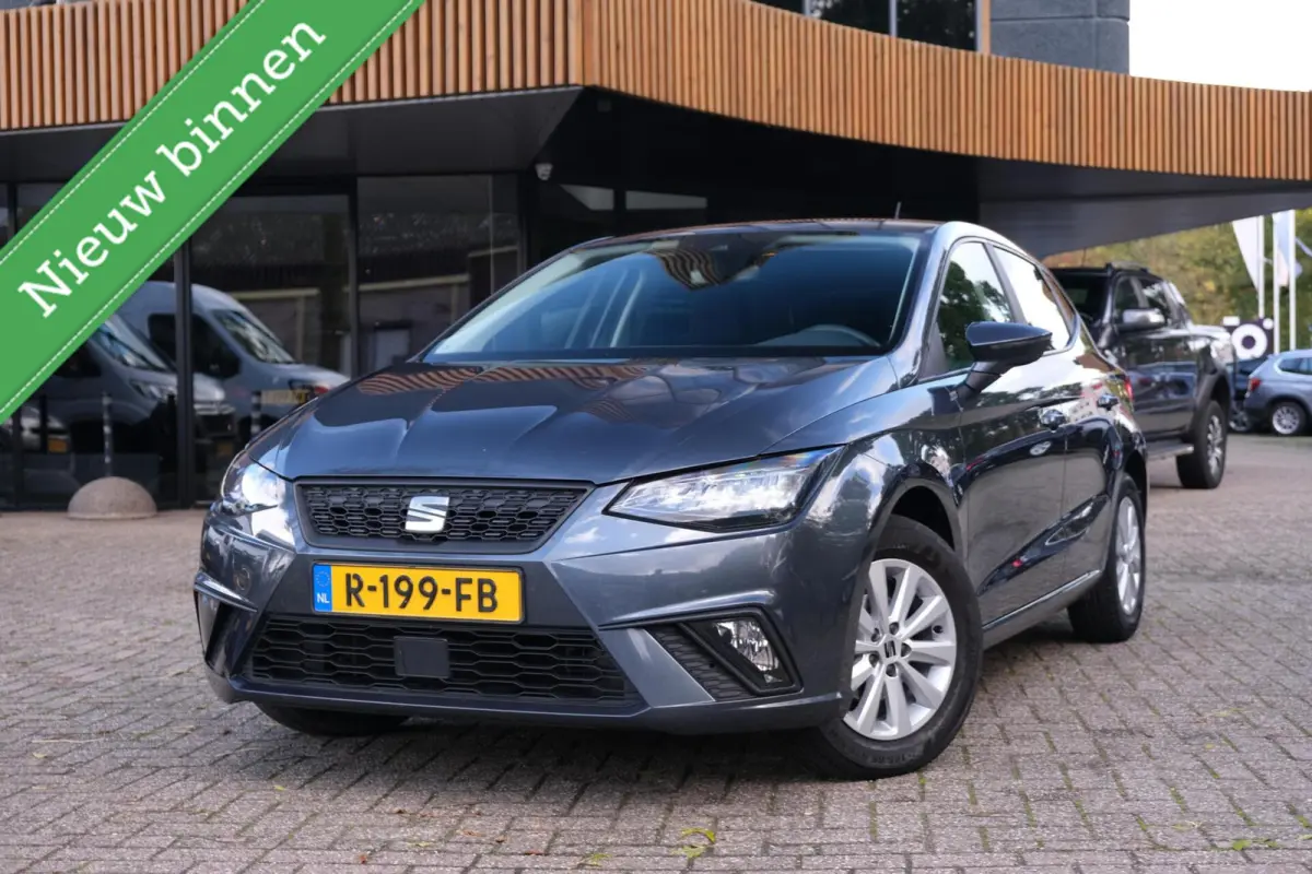 1.0 Style|Rijklaar!|Carplay|LaneAssist|FrontAssist|DAB|Cruise