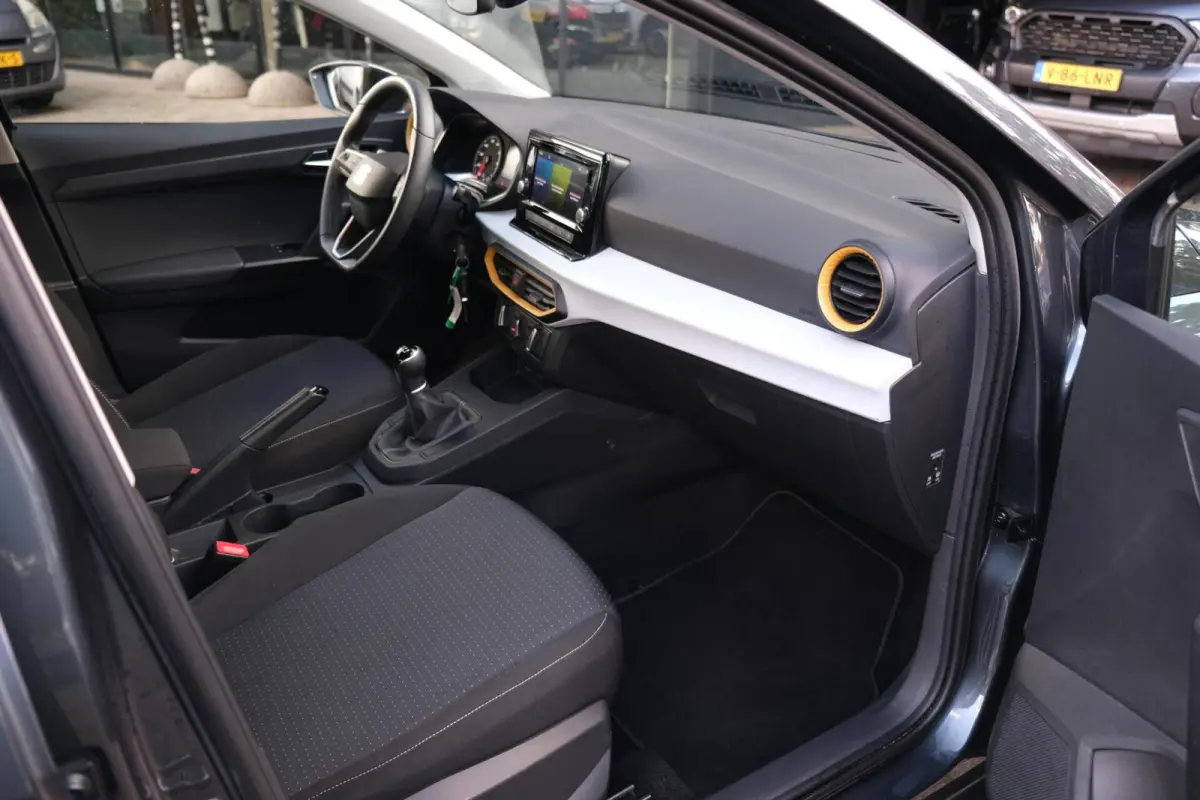 1.0 Style|Rijklaar!|Carplay|LaneAssist|FrontAssist|DAB|Cruise