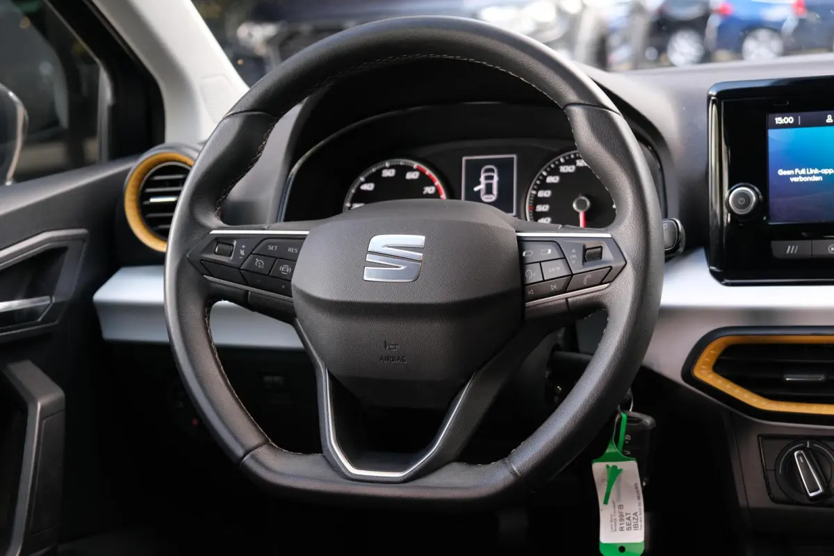 1.0 Style|Rijklaar!|Carplay|LaneAssist|FrontAssist|DAB|Cruise