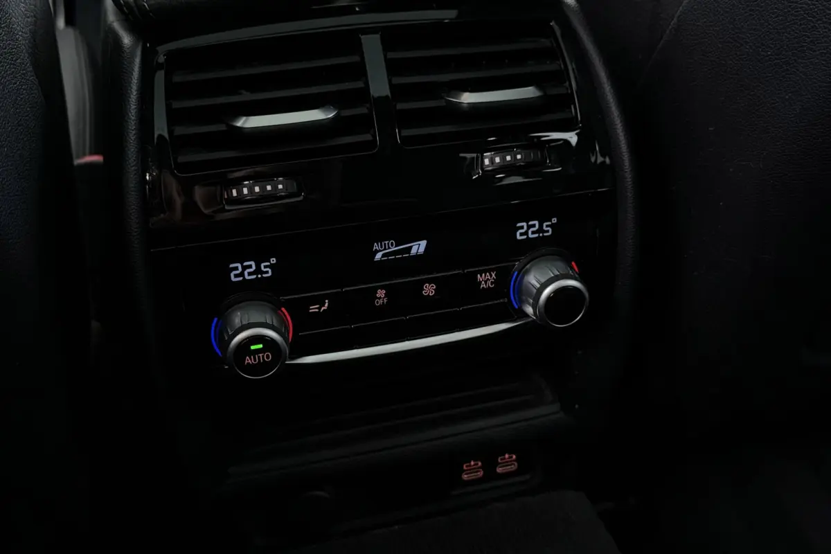 520i High Executive M-Sport | Panoramadak | Dealer Ond. | CarPlay | Stoelverwarming | Comfortstoelen | Head-Up