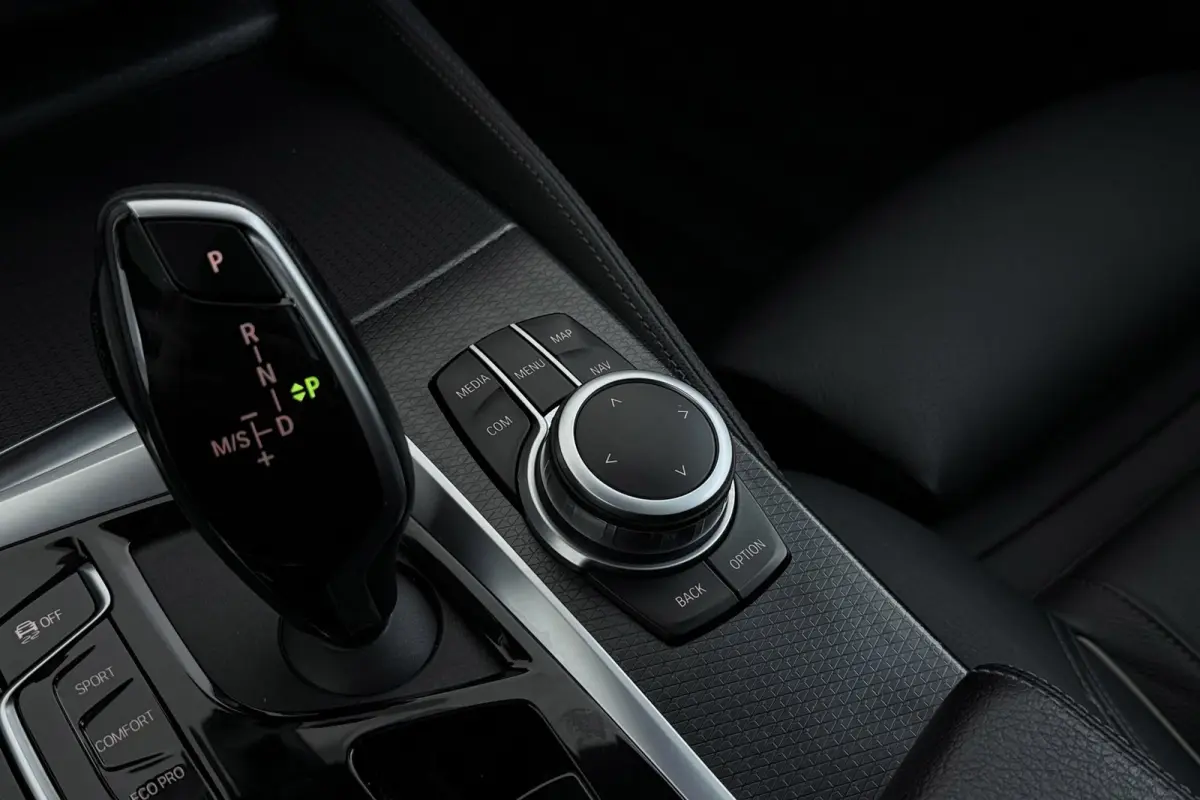 520i High Executive M-Sport | Panoramadak | Dealer Ond. | CarPlay | Stoelverwarming | Comfortstoelen | Head-Up