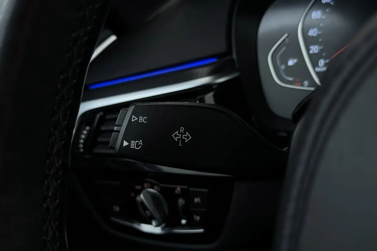520i High Executive M-Sport | Panoramadak | Dealer Ond. | CarPlay | Stoelverwarming | Comfortstoelen | Head-Up