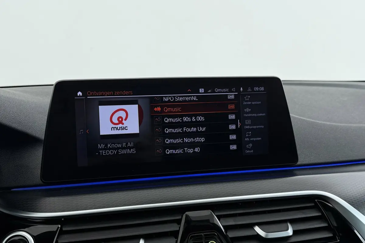 520i High Executive M-Sport | Panoramadak | Dealer Ond. | CarPlay | Stoelverwarming | Comfortstoelen | Head-Up