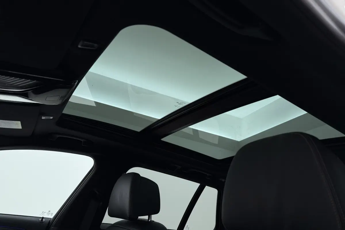 520i High Executive M-Sport | Panoramadak | Dealer Ond. | CarPlay | Stoelverwarming | Comfortstoelen | Head-Up