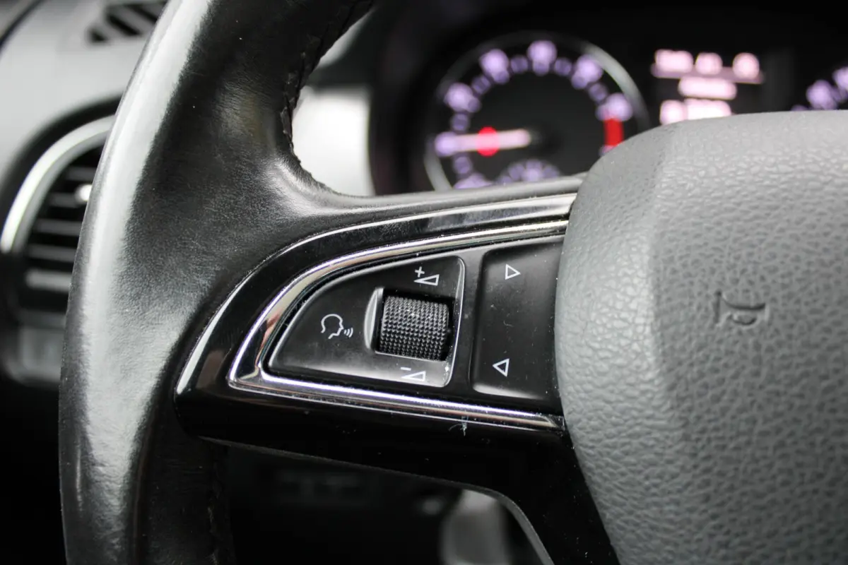 1.0 TSI Style Business|DAB|Glazen dak|PDC|Camera|Stoelverwarming|Climate|