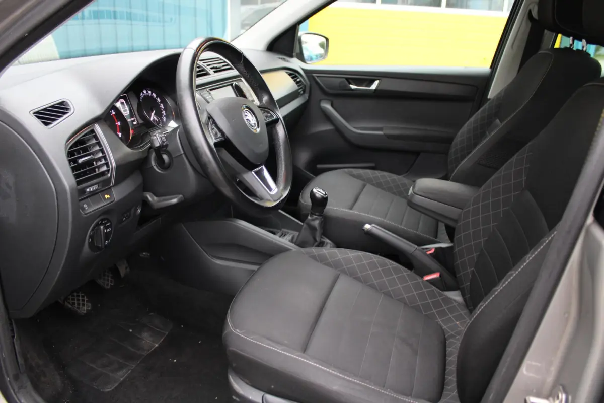 1.0 TSI Style Business|DAB|Glazen dak|PDC|Camera|Stoelverwarming|Climate|