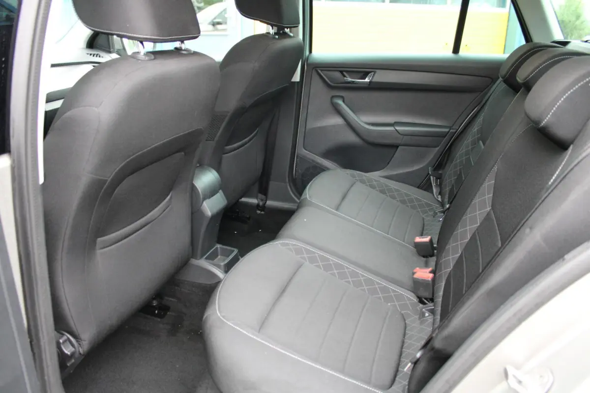 1.0 TSI Style Business|DAB|Glazen dak|PDC|Camera|Stoelverwarming|Climate|