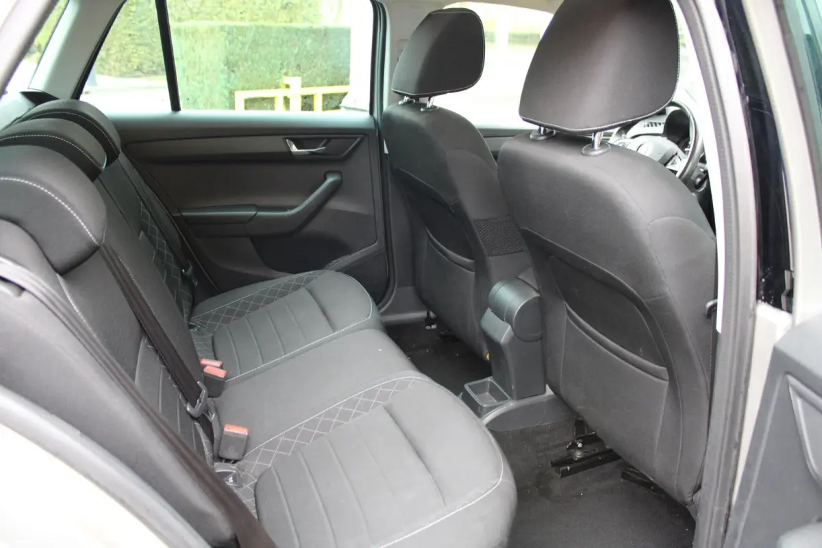1.0 TSI Style Business|DAB|Glazen dak|PDC|Camera|Stoelverwarming|Climate|