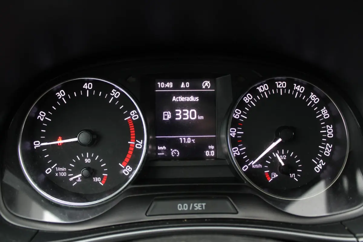 1.0 TSI Style Business|DAB|Glazen dak|PDC|Camera|Stoelverwarming|Climate|