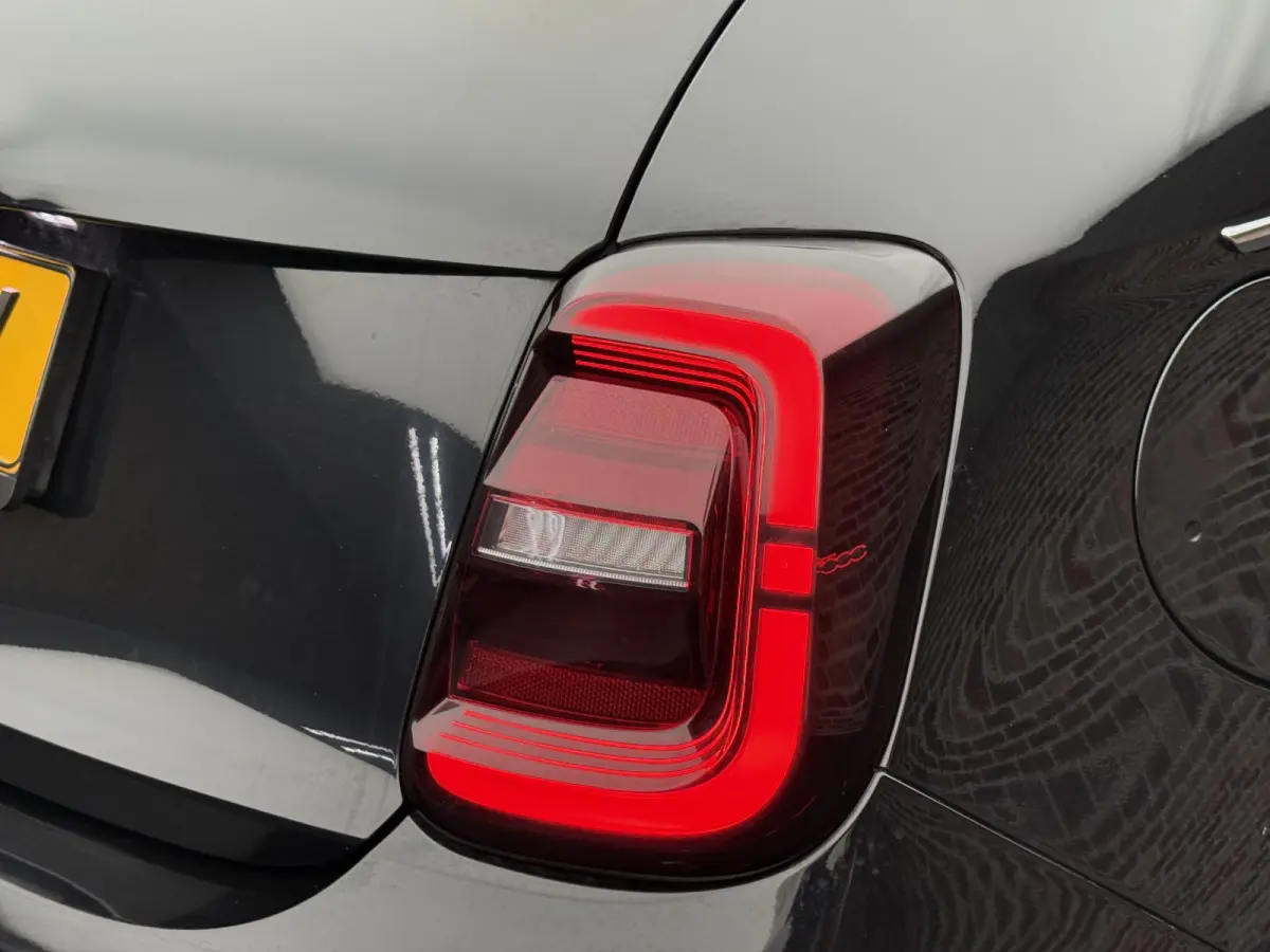RED 42 kWh Cabrio Elektrisch