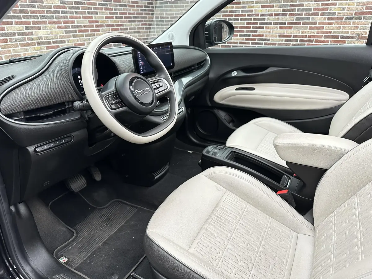 RED 42 kWh Cabrio Elektrisch