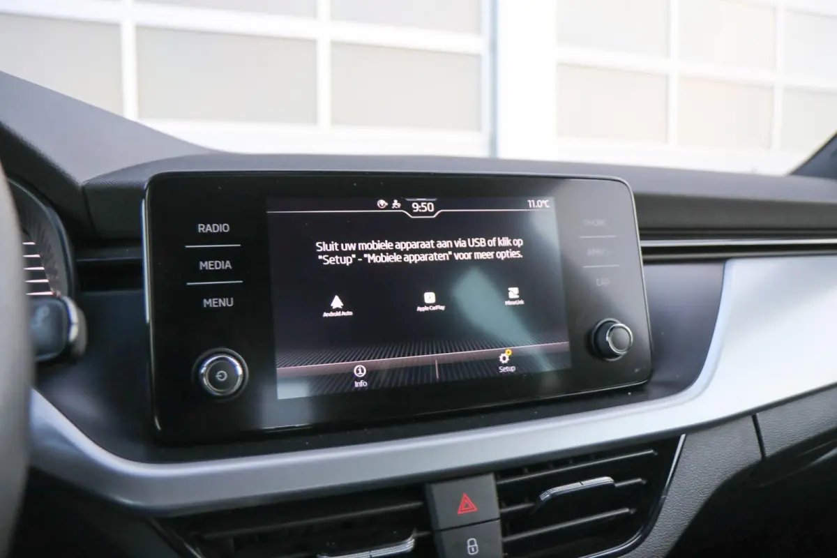 1.0 TSI 110pk Sport Business | Smart Link | Achteruitrijcamera | Climate Control | 18" Velgen  | LED Verlichting