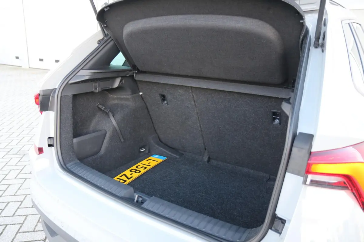 1.0 TSI 110pk Sport Business | Smart Link | Achteruitrijcamera | Climate Control | 18" Velgen  | LED Verlichting