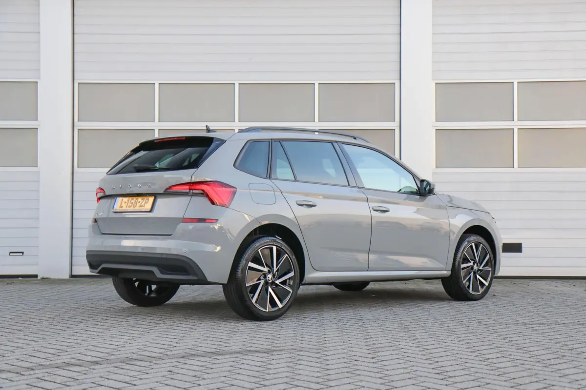 1.0 TSI 110pk Sport Business | Smart Link | Achteruitrijcamera | Climate Control | 18" Velgen  | LED Verlichting