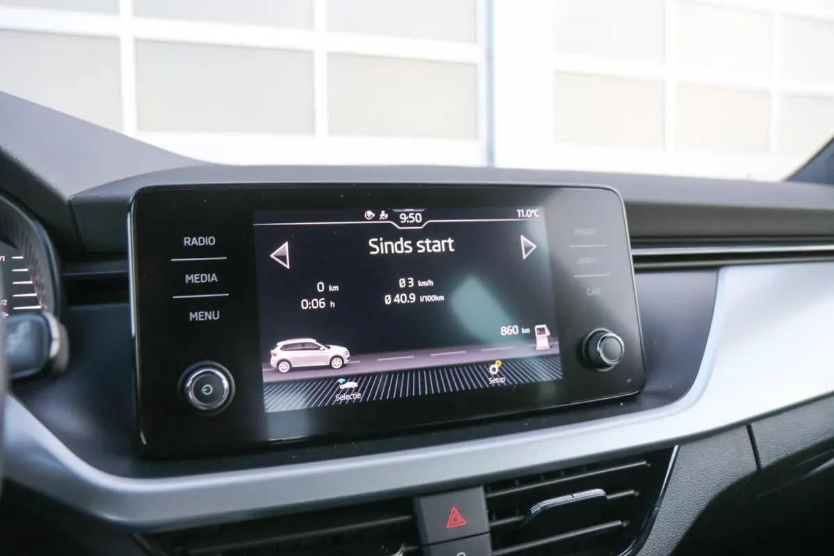 1.0 TSI 110pk Sport Business | Smart Link | Achteruitrijcamera | Climate Control | 18" Velgen  | LED Verlichting