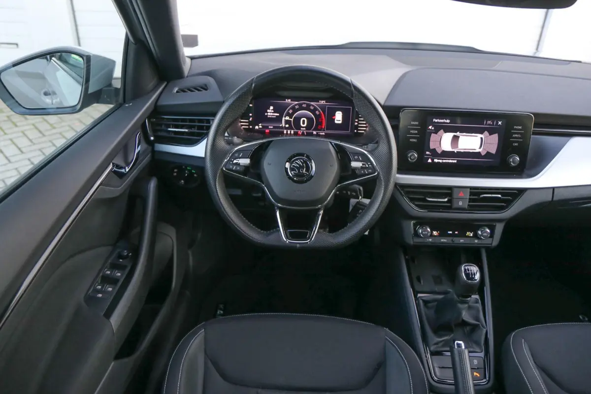 1.0 TSI 110pk Sport Business | Smart Link | Achteruitrijcamera | Climate Control | 18" Velgen  | LED Verlichting