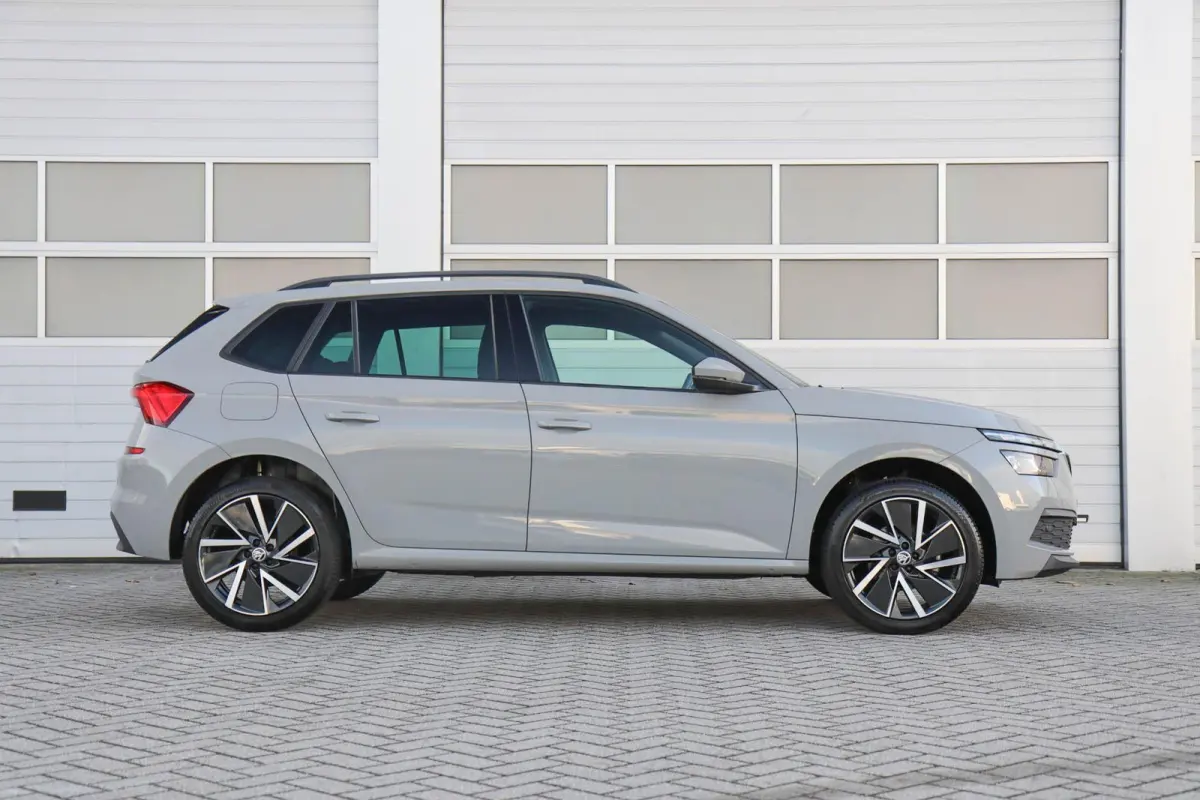 1.0 TSI 110pk Sport Business | Smart Link | Achteruitrijcamera | Climate Control | 18" Velgen  | LED Verlichting