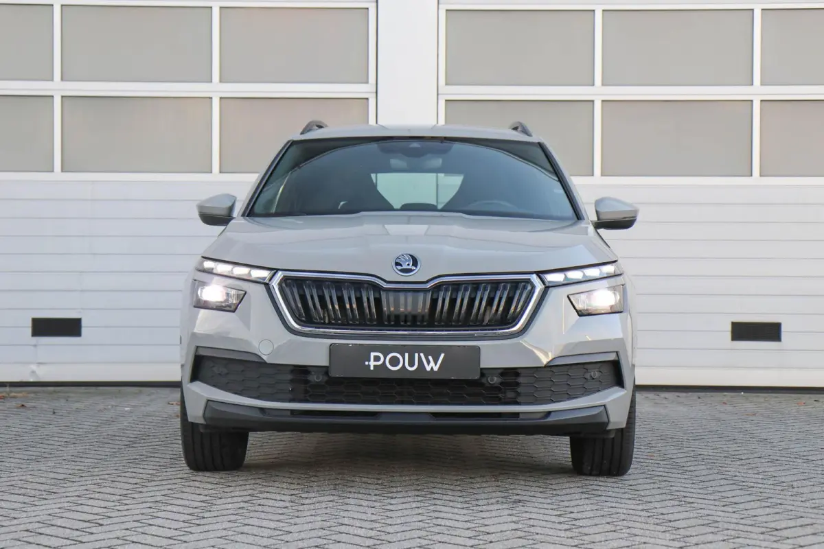 1.0 TSI 110pk Sport Business | Smart Link | Achteruitrijcamera | Climate Control | 18" Velgen  | LED Verlichting