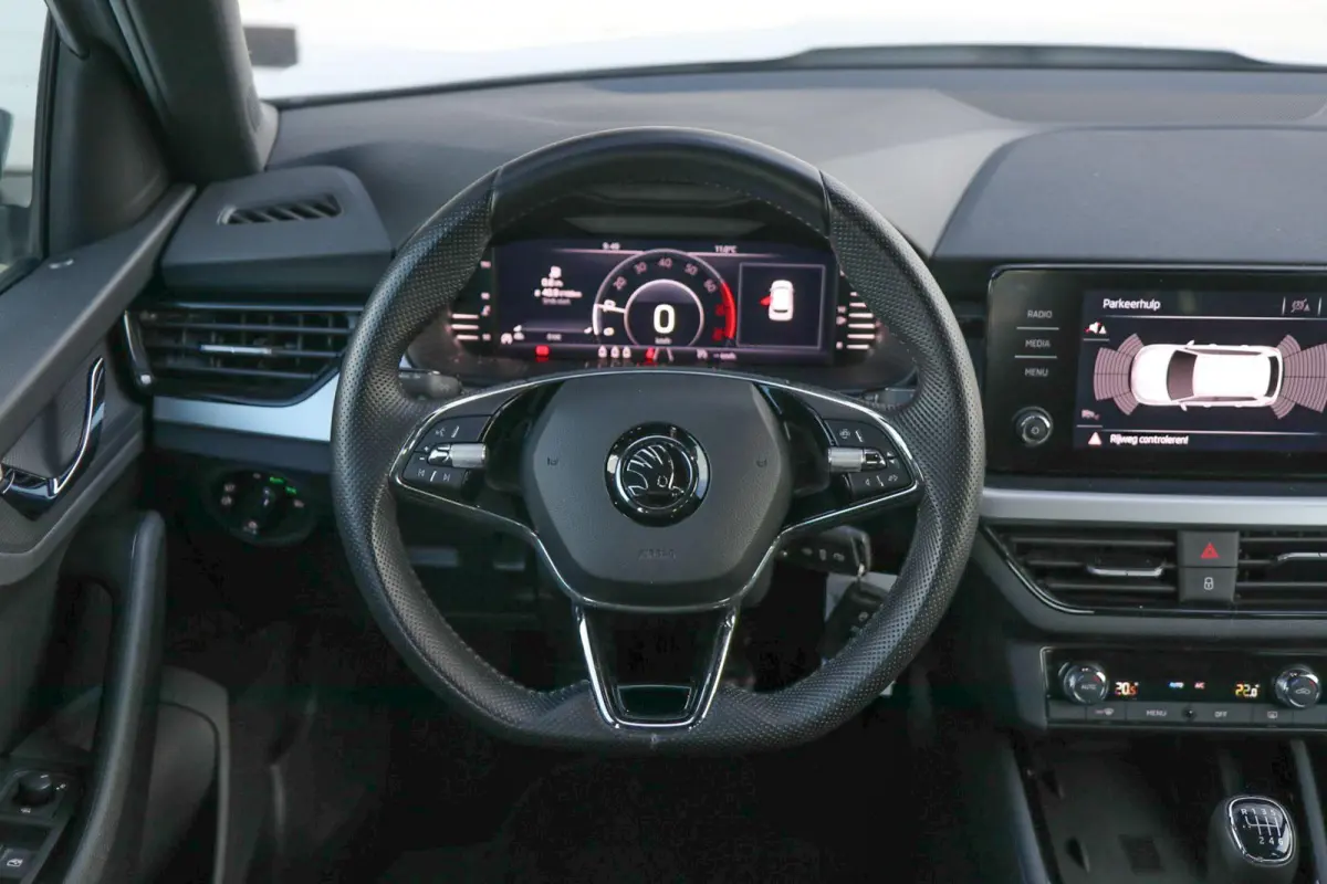 1.0 TSI 110pk Sport Business | Smart Link | Achteruitrijcamera | Climate Control | 18" Velgen  | LED Verlichting