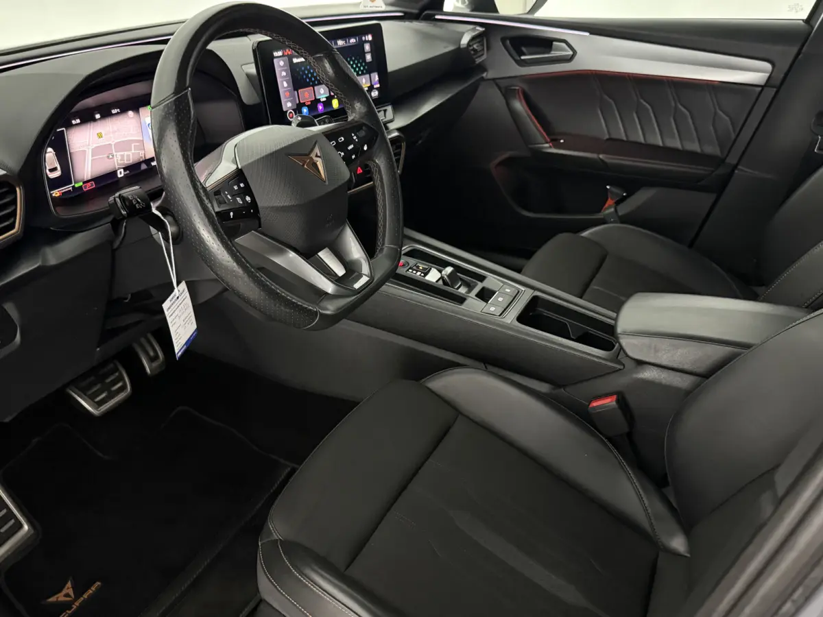 1.4 e-Hybrid VZ Adrenaline | Virtual | Camera | Sfeer | Carplay | Trekhaak | Stoel/Stuurverw. | NAP