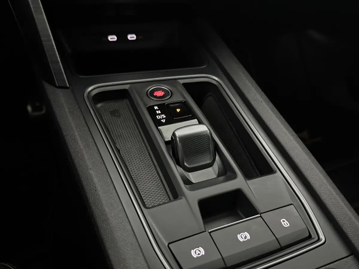 1.4 e-Hybrid VZ Adrenaline | Virtual | Camera | Sfeer | Carplay | Trekhaak | Stoel/Stuurverw. | NAP