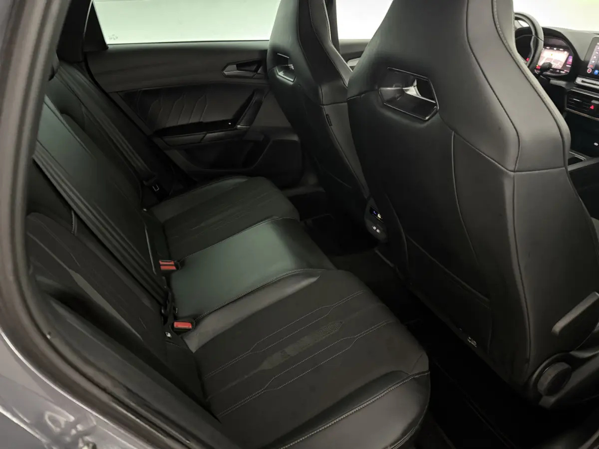 1.4 e-Hybrid VZ Adrenaline | Virtual | Camera | Sfeer | Carplay | Trekhaak | Stoel/Stuurverw. | NAP