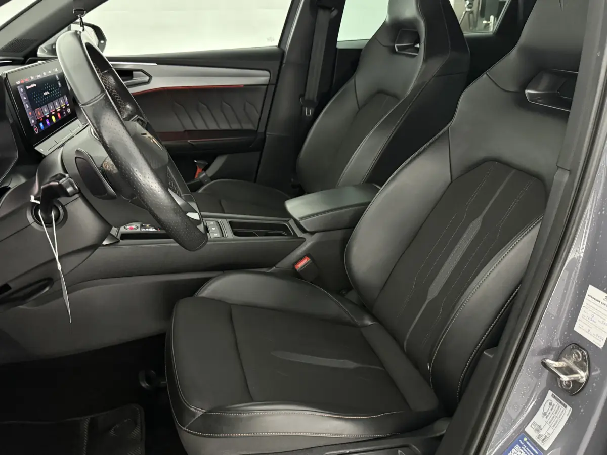 1.4 e-Hybrid VZ Adrenaline | Virtual | Camera | Sfeer | Carplay | Trekhaak | Stoel/Stuurverw. | NAP