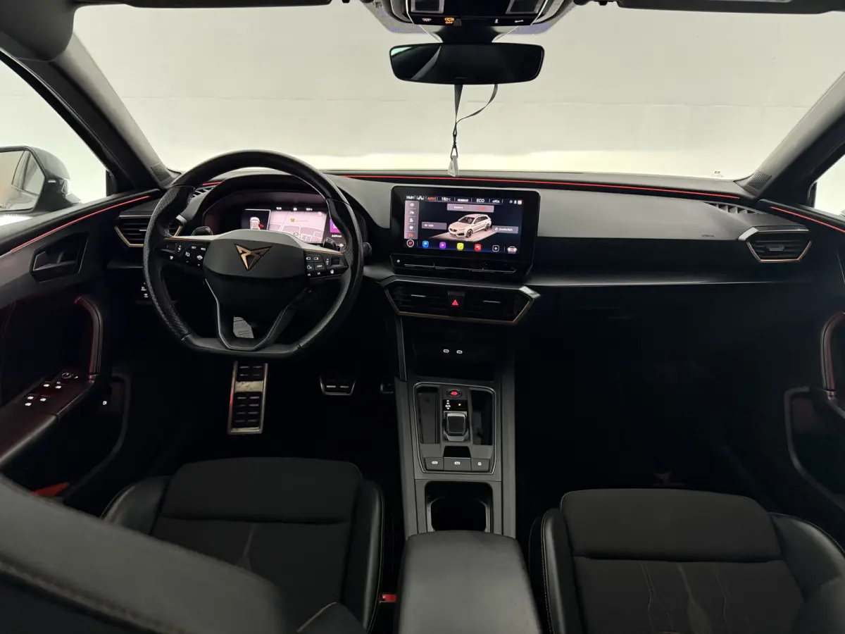 1.4 e-Hybrid VZ Adrenaline | Virtual | Camera | Sfeer | Carplay | Trekhaak | Stoel/Stuurverw. | NAP