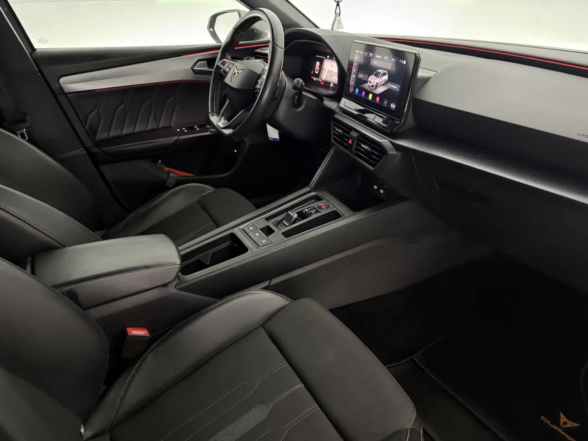 1.4 e-Hybrid VZ Adrenaline | Virtual | Camera | Sfeer | Carplay | Trekhaak | Stoel/Stuurverw. | NAP