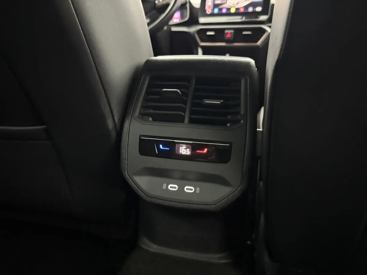 1.4 e-Hybrid VZ Adrenaline | Virtual | Camera | Sfeer | Carplay | Trekhaak | Stoel/Stuurverw. | NAP