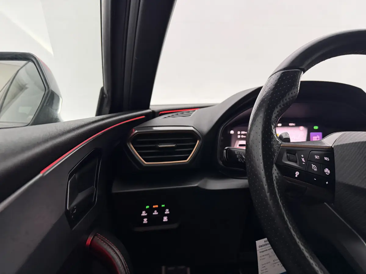 1.4 e-Hybrid VZ Adrenaline | Virtual | Camera | Sfeer | Carplay | Trekhaak | Stoel/Stuurverw. | NAP