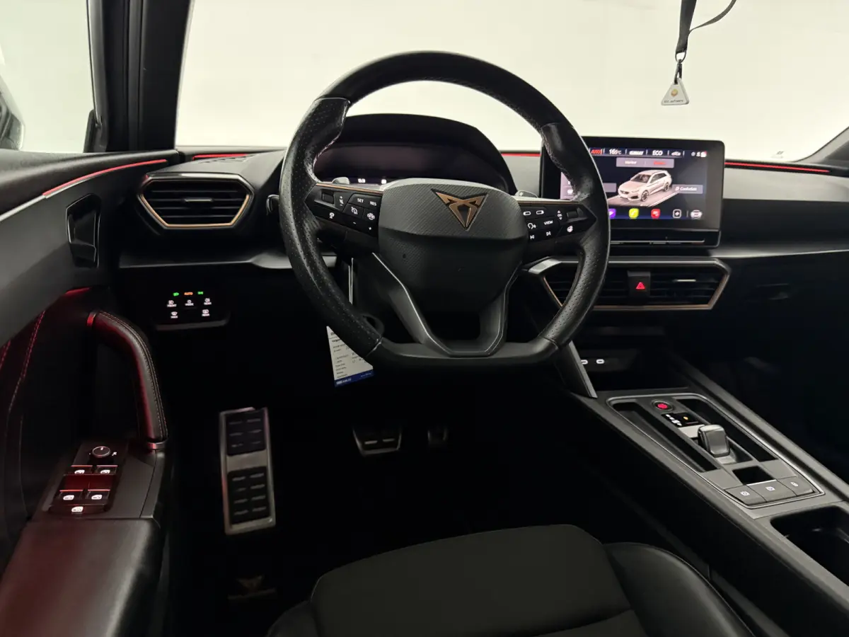 1.4 e-Hybrid VZ Adrenaline | Virtual | Camera | Sfeer | Carplay | Trekhaak | Stoel/Stuurverw. | NAP