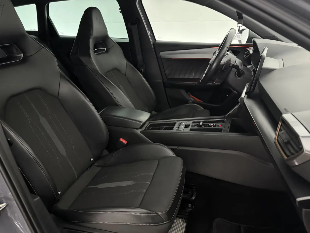 1.4 e-Hybrid VZ Adrenaline | Virtual | Camera | Sfeer | Carplay | Trekhaak | Stoel/Stuurverw. | NAP