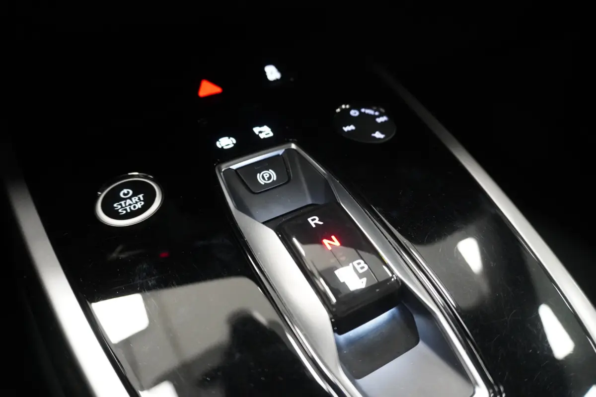 40 Launch edition Advanced S-Line 77 kWh 3 Fasen | Leder | Camera | Warmtepomp | ACC | €31.900,- Incl. BTW